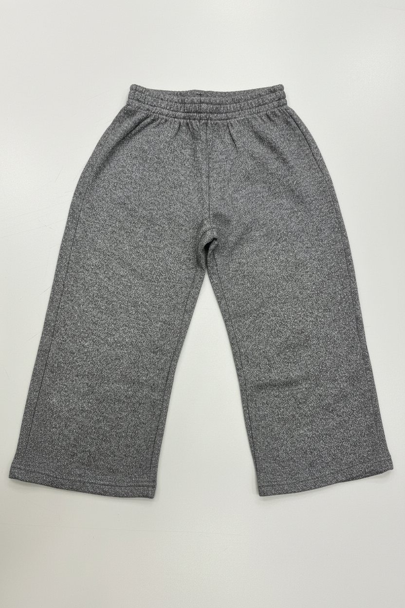 Foto catalogo pantaloni grigi senza etichetta